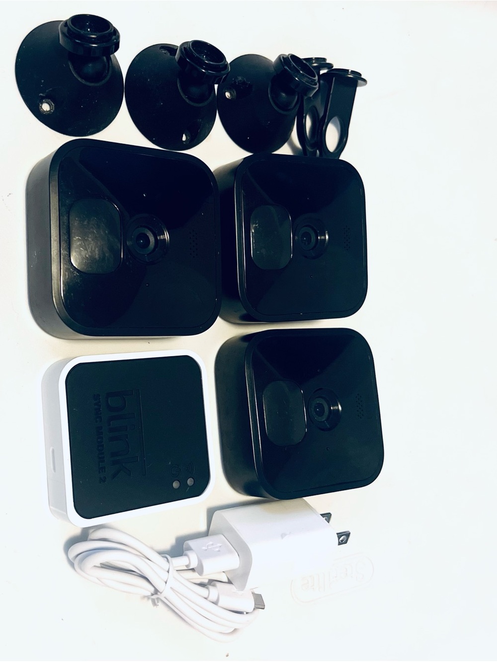 Link Black Wireless Security Camera Kit with White Sync Module Working Perfectly
